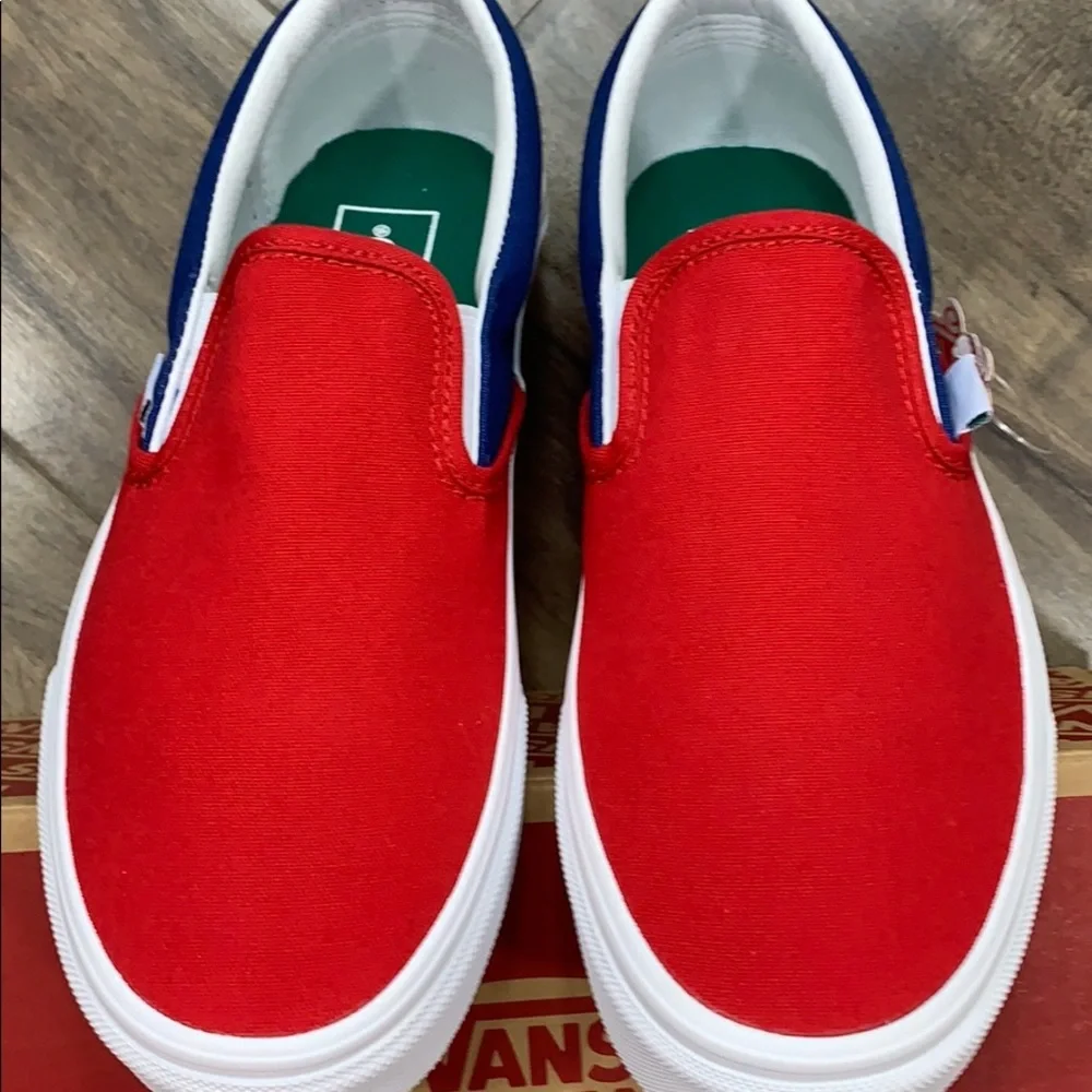 •VANS CLASSIC SLIP ON VANS YACHT CLUB red/blue MENS•